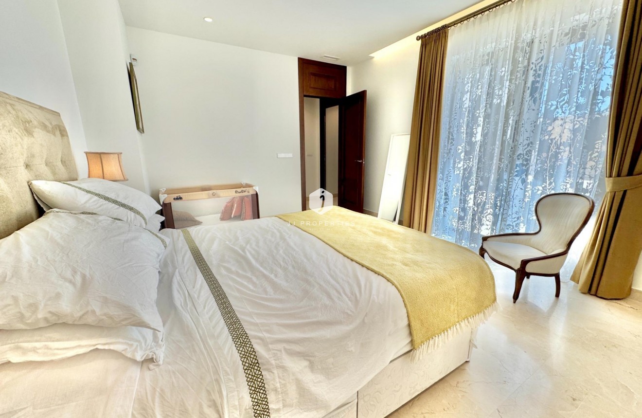 Z drugiej ręki - Villa -
Dolores - Comunidad Valenciana