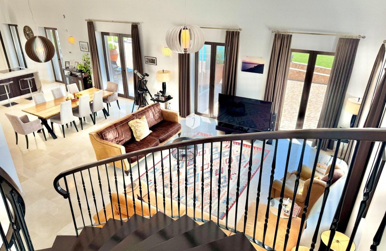 Z drugiej ręki - Villa -
Dolores - Comunidad Valenciana