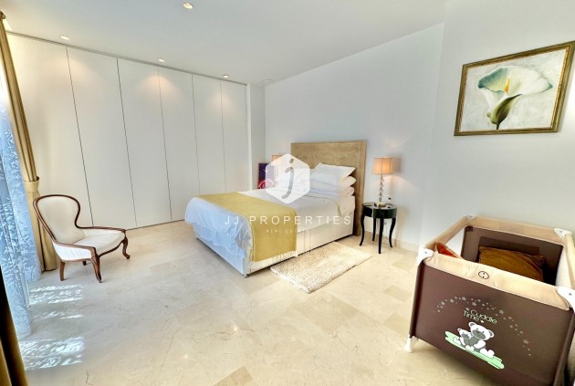 Z drugiej ręki - Villa -
Dolores - Comunidad Valenciana