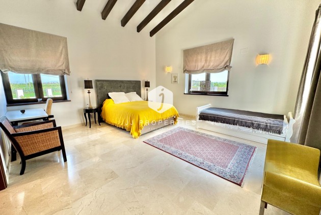 Z drugiej ręki - Villa -
Dolores - Comunidad Valenciana