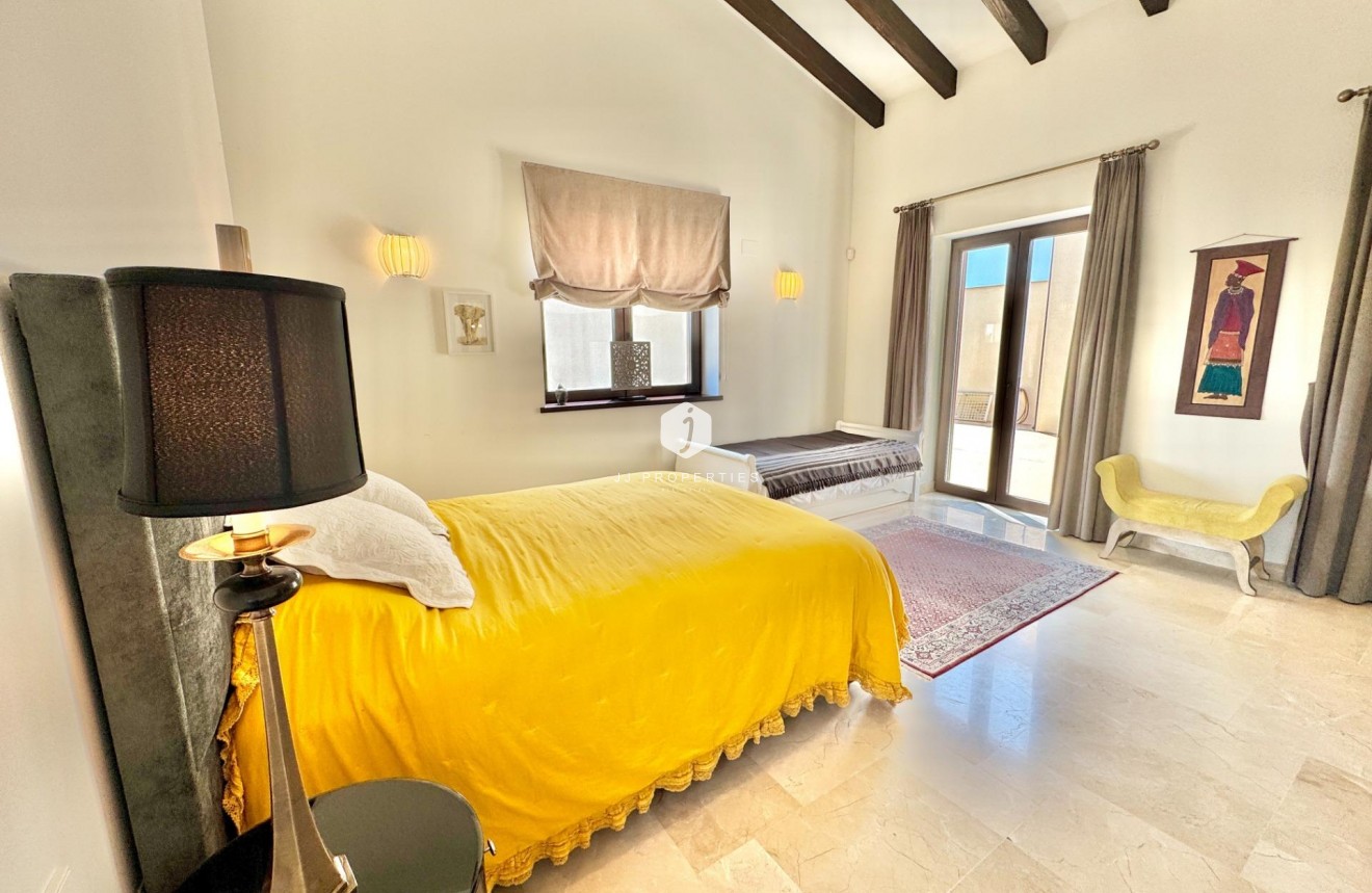 Z drugiej ręki - Villa -
Dolores - Comunidad Valenciana