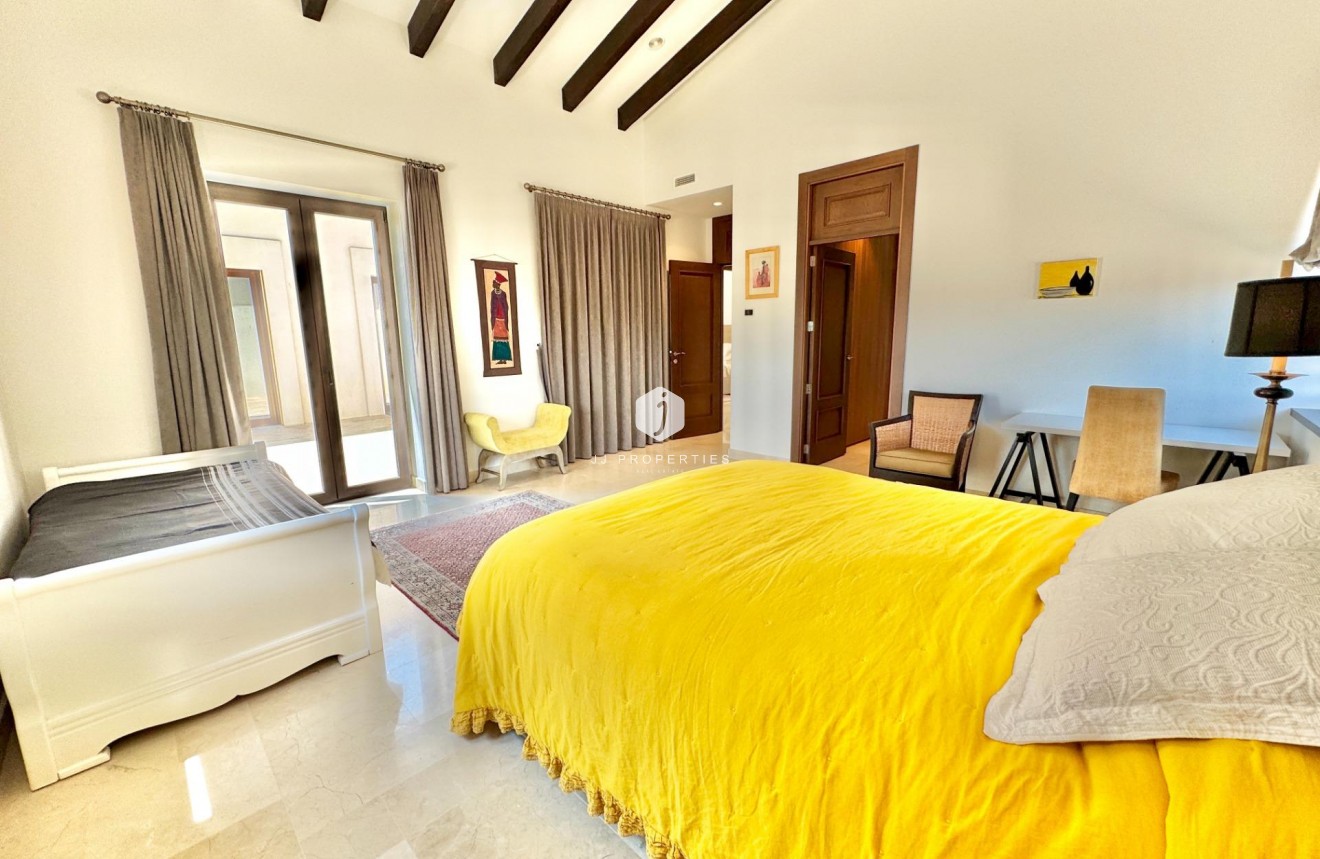 Z drugiej ręki - Villa -
Dolores - Comunidad Valenciana