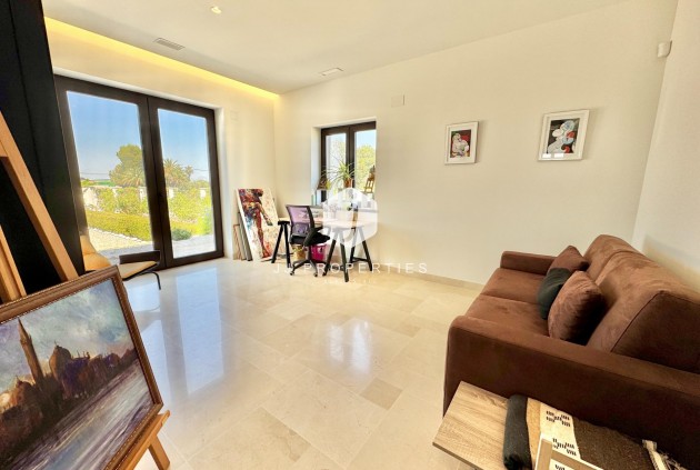 Z drugiej ręki - Villa -
Dolores - Comunidad Valenciana