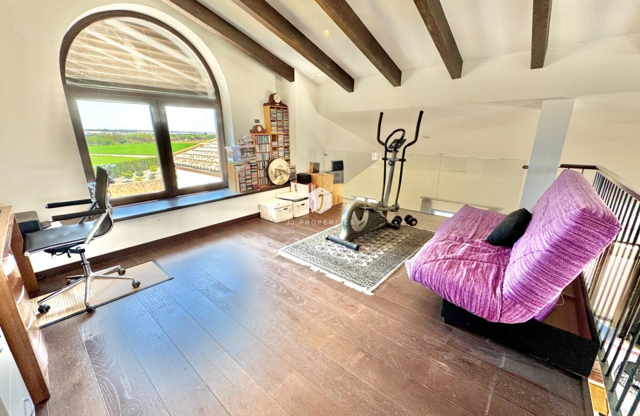 Z drugiej ręki - Villa -
Dolores - Comunidad Valenciana