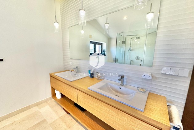 Z drugiej ręki - Villa -
Dolores - Comunidad Valenciana