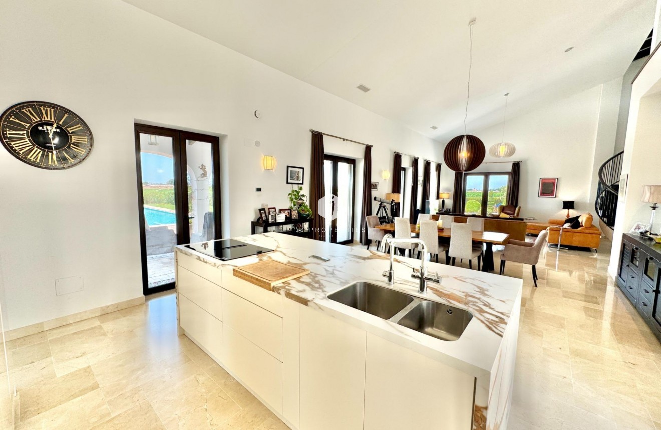 Z drugiej ręki - Villa -
Dolores - Comunidad Valenciana