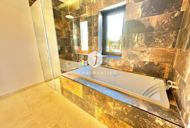 Z drugiej ręki - Villa -
Dolores - Comunidad Valenciana