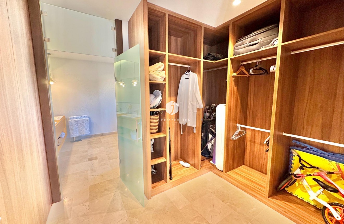 Z drugiej ręki - Villa -
Dolores - Comunidad Valenciana