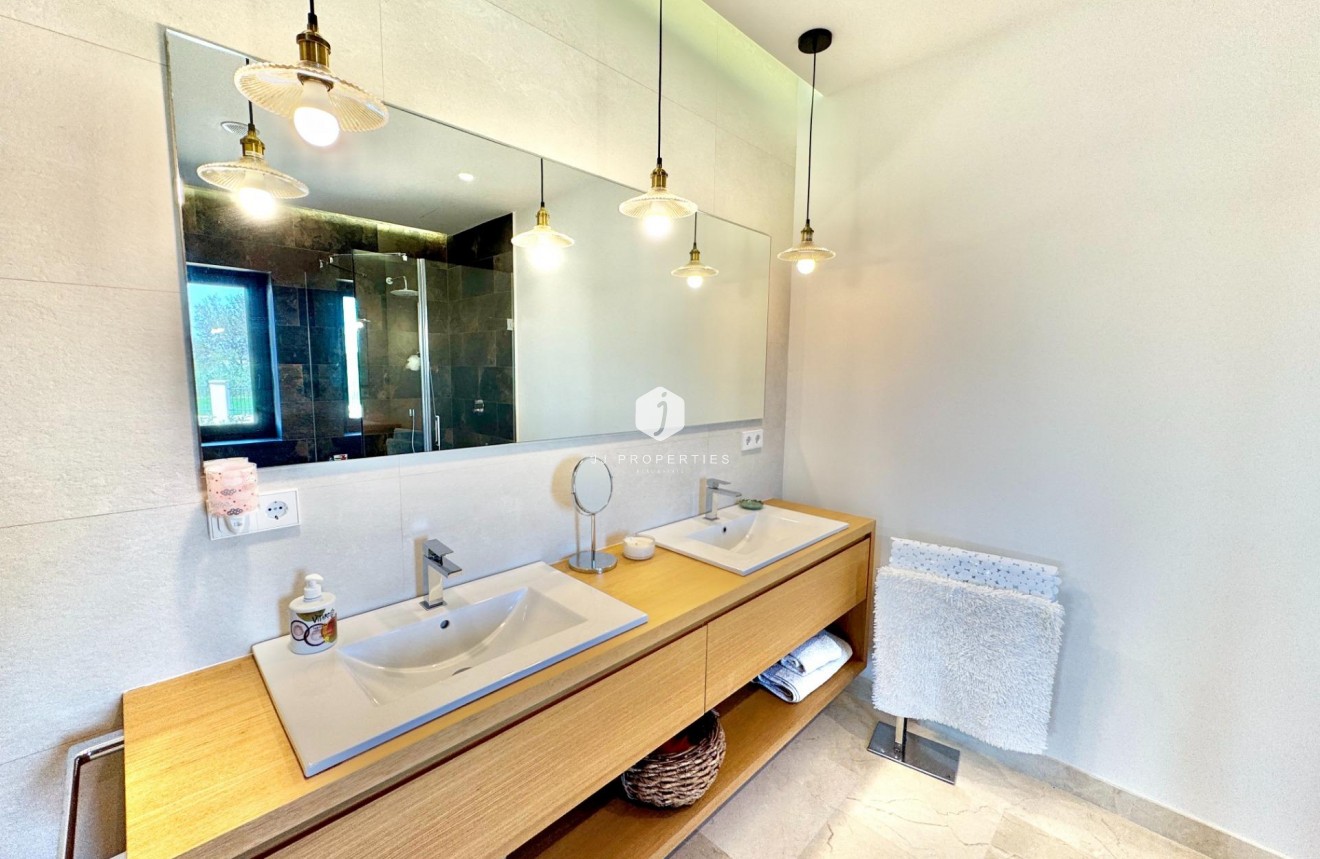 Z drugiej ręki - Villa -
Dolores - Comunidad Valenciana