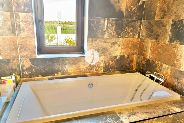 Z drugiej ręki - Villa -
Dolores - Comunidad Valenciana