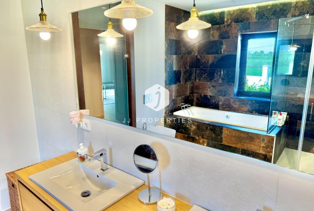 Z drugiej ręki - Villa -
Dolores - Comunidad Valenciana