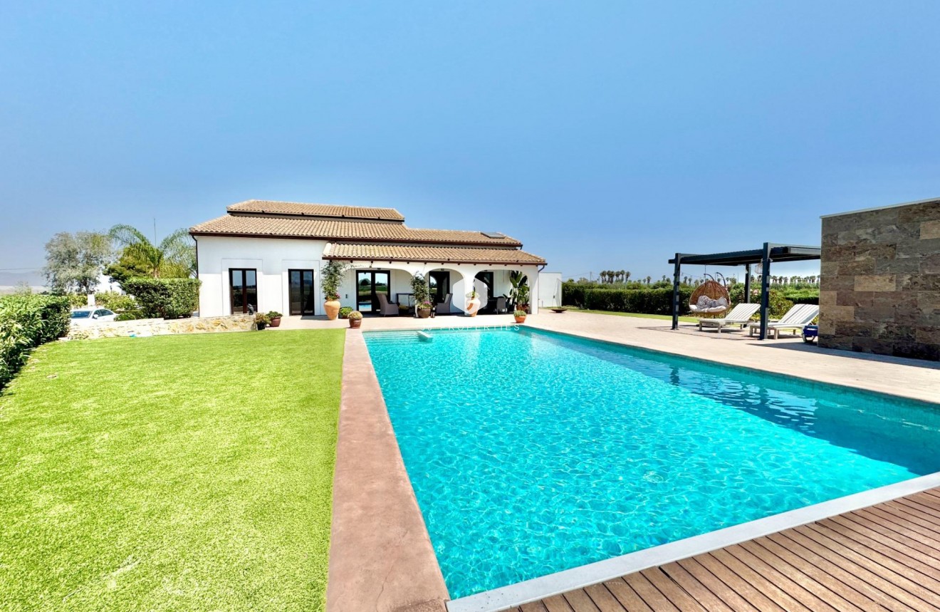 Z drugiej ręki - Villa -
Dolores - Comunidad Valenciana