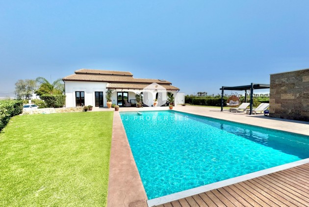 Z drugiej ręki - Villa -
Dolores - Comunidad Valenciana