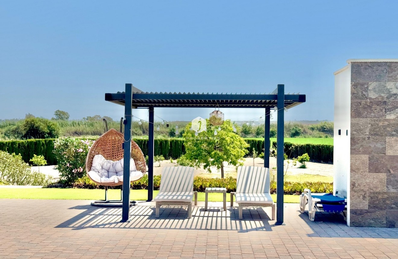 Z drugiej ręki - Villa -
Dolores - Comunidad Valenciana