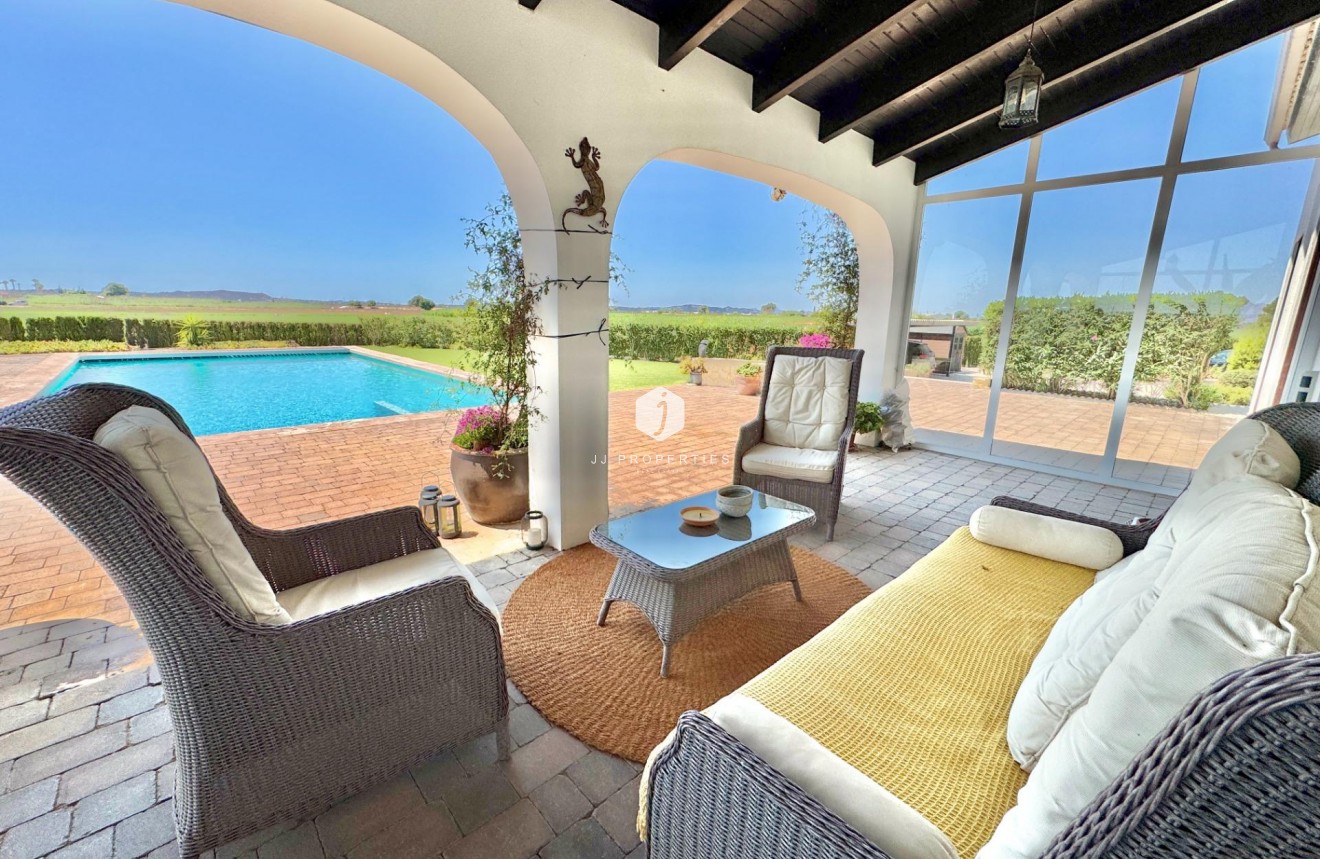 Z drugiej ręki - Villa -
Dolores - Comunidad Valenciana