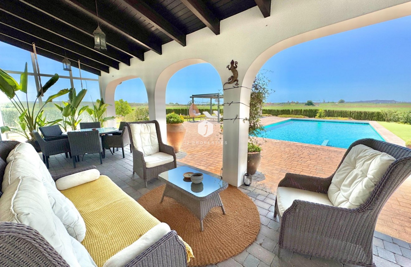 Z drugiej ręki - Villa -
Dolores - Comunidad Valenciana