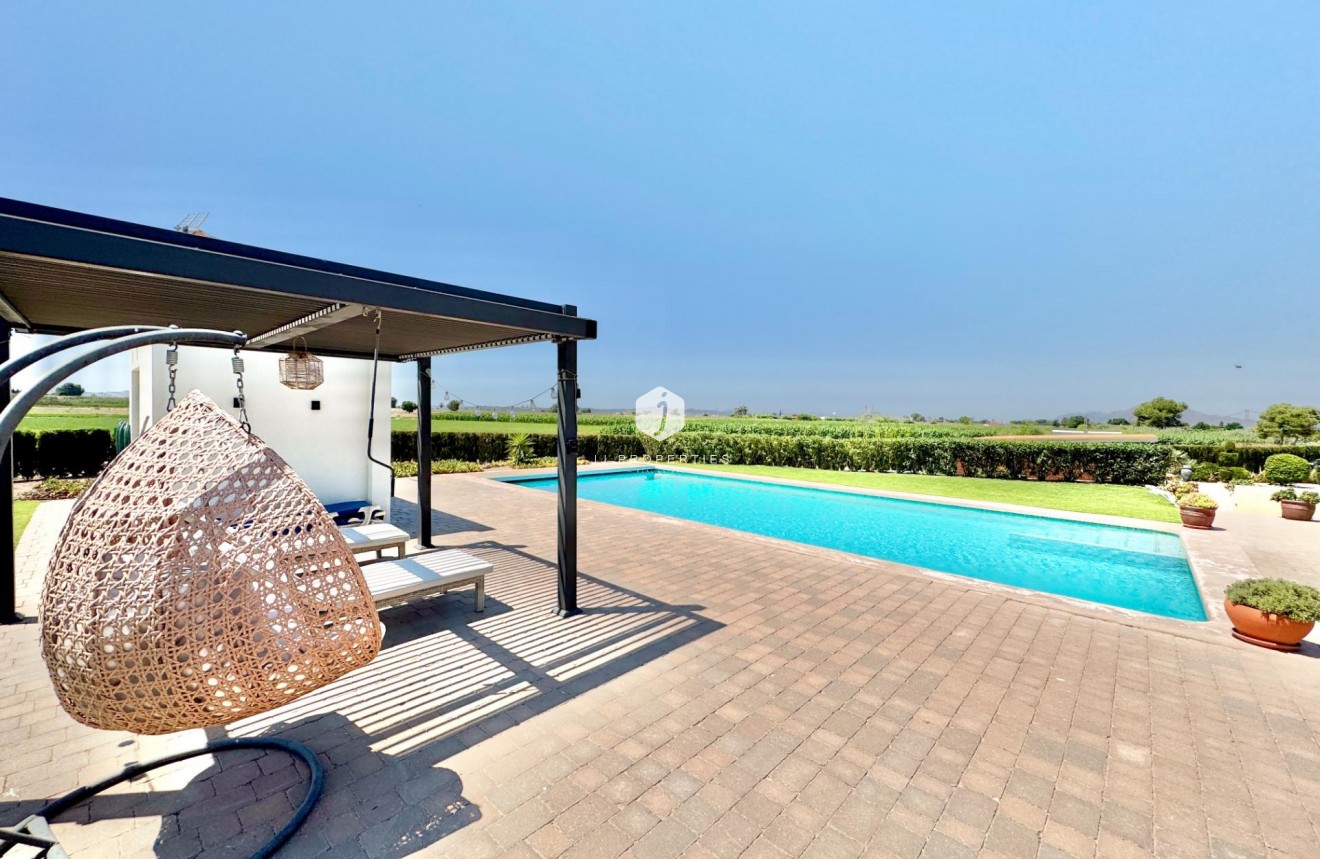 Z drugiej ręki - Villa -
Dolores - Comunidad Valenciana