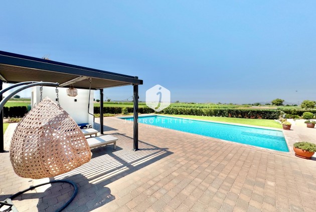 Z drugiej ręki - Villa -
Dolores - Comunidad Valenciana