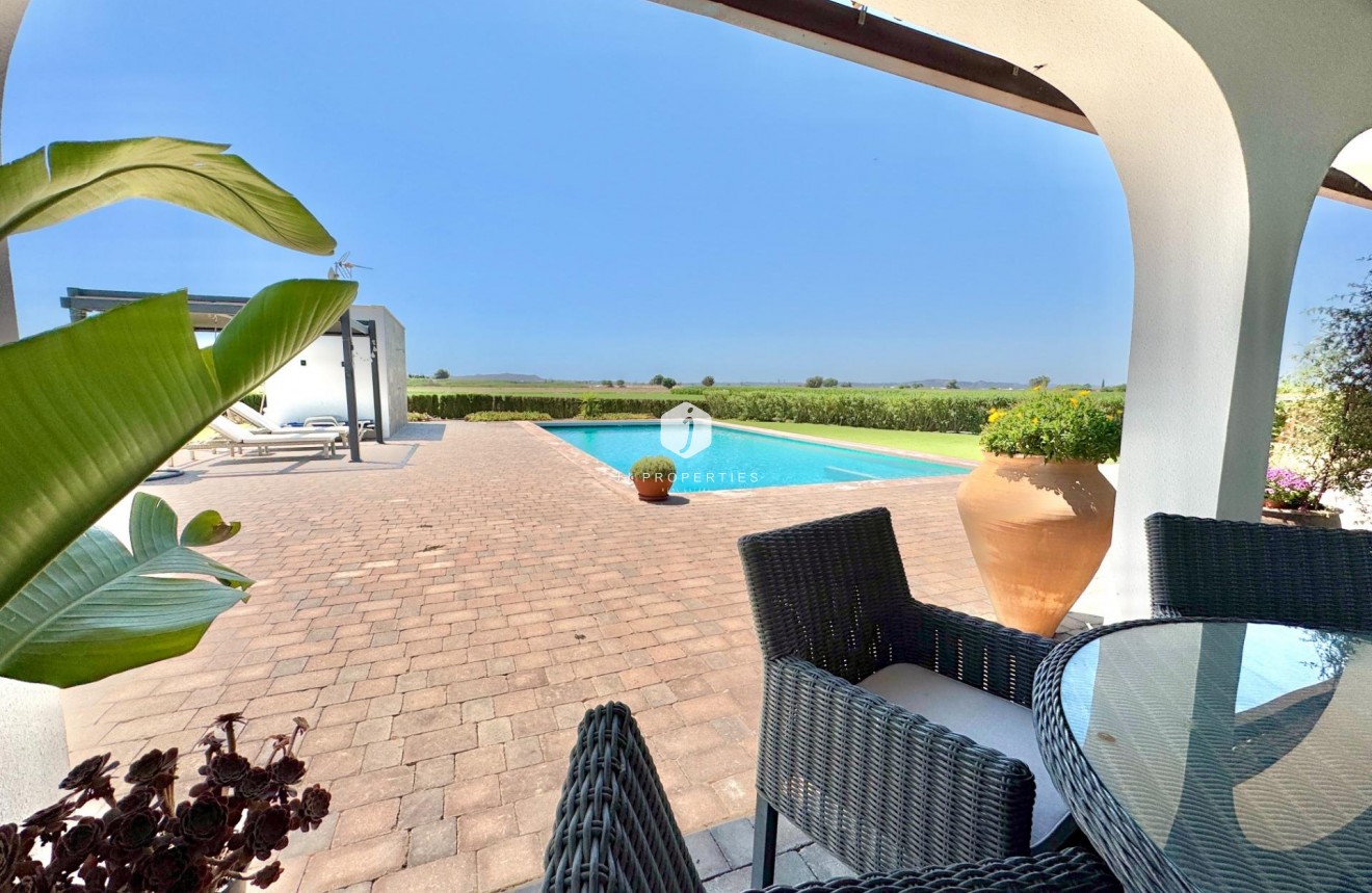 Z drugiej ręki - Villa -
Dolores - Comunidad Valenciana