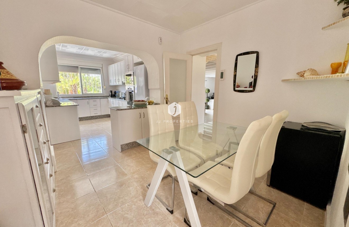 Z drugiej ręki - Villa -
Dolores - Comunidad Valenciana