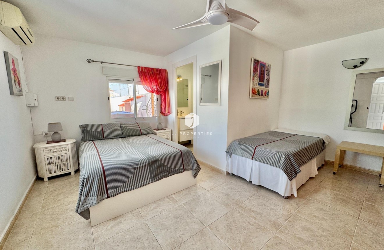 Z drugiej ręki - Villa -
Dolores - Comunidad Valenciana