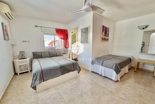 Z drugiej ręki - Villa -
Dolores - Comunidad Valenciana