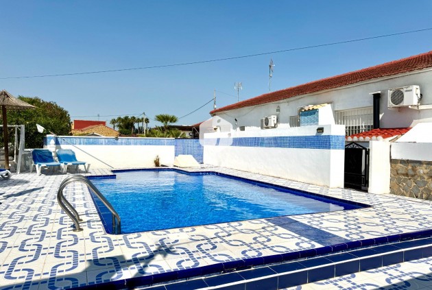 Z drugiej ręki - Villa -
Dolores - Comunidad Valenciana