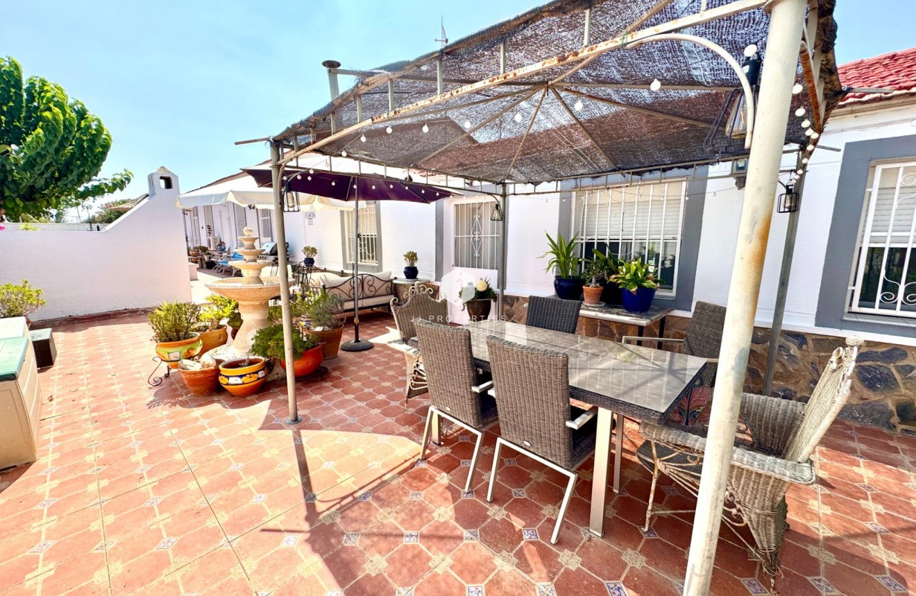 Z drugiej ręki - Villa -
Dolores - Comunidad Valenciana