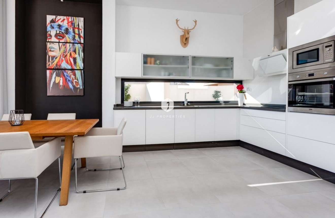 Nowy budynek - Villa -
Pilar de la Horadada - pueblo