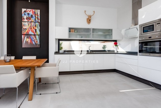 Nowy budynek - Villa -
Pilar de la Horadada - pueblo