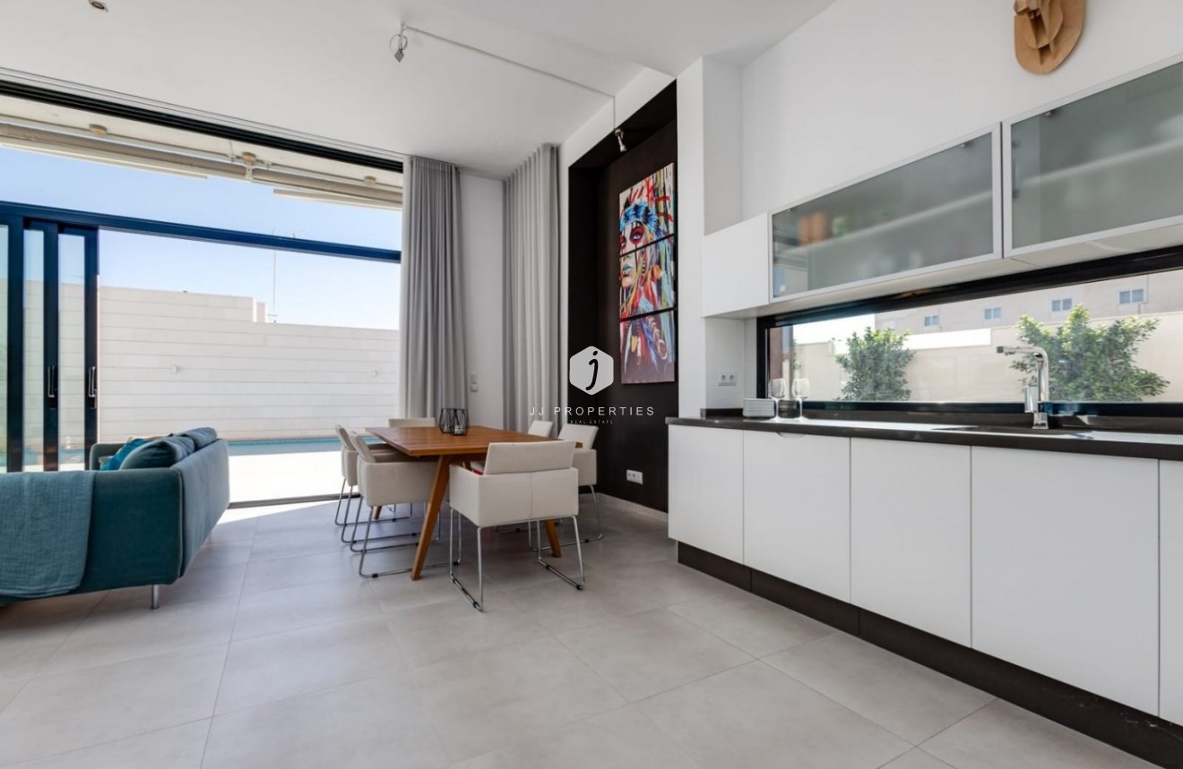 Nowy budynek - Villa -
Pilar de la Horadada - pueblo