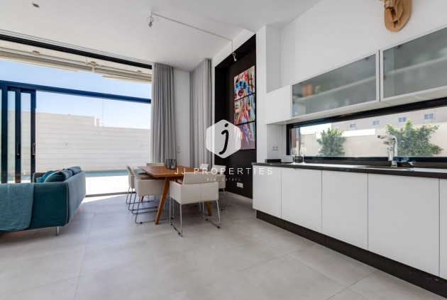 Nowy budynek - Villa -
Pilar de la Horadada - pueblo