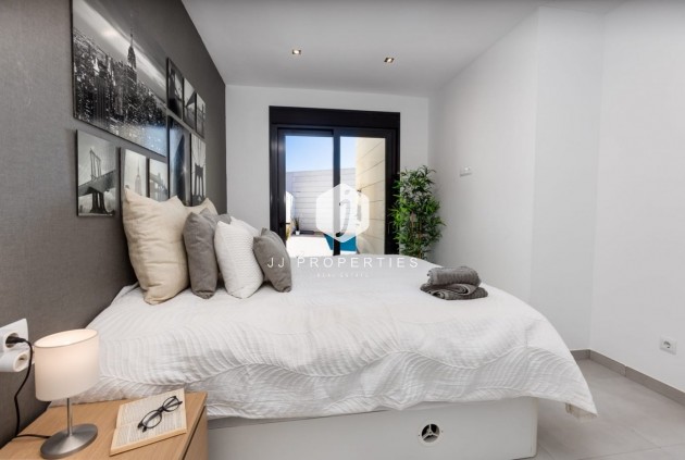 Nowy budynek - Villa -
Pilar de la Horadada - pueblo