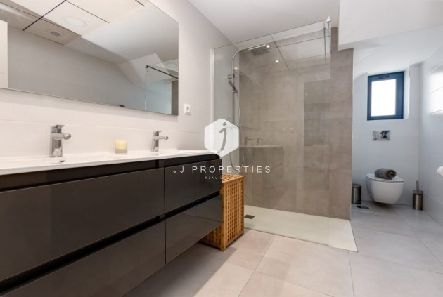 Nowy budynek - Villa -
Pilar de la Horadada - pueblo