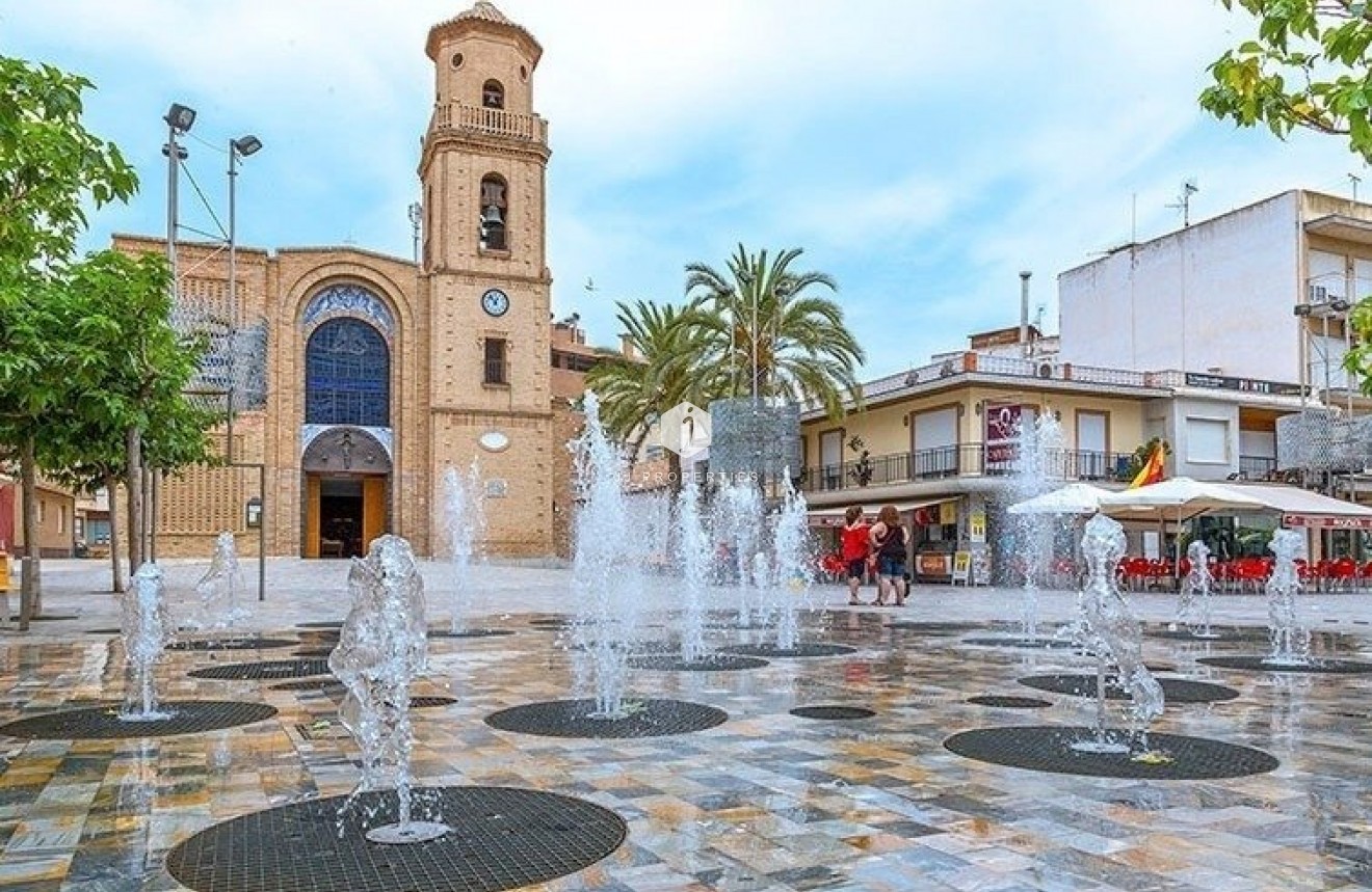 Nowy budynek - Villa -
Pilar de la Horadada - pueblo