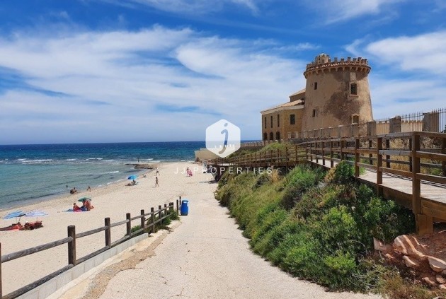 Nowy budynek - Villa -
Pilar de la Horadada - pueblo