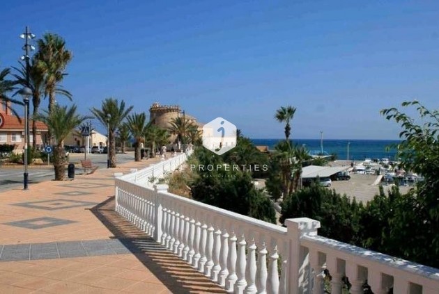 Nowy budynek - Villa -
Pilar de la Horadada - pueblo