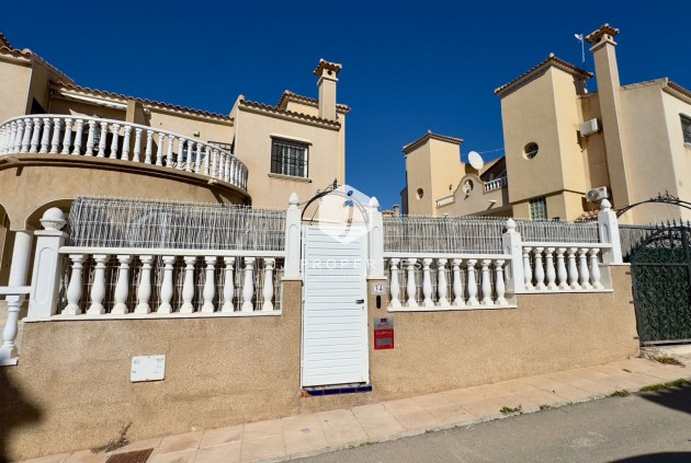 Aus zweiter Hand - Villa -
Orihuela Costa - Costa Blanca