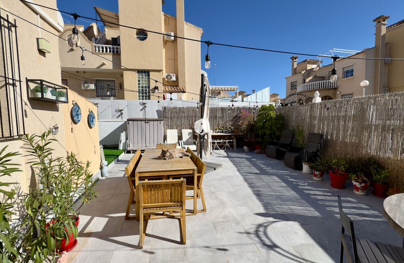 Aus zweiter Hand - Villa -
Orihuela Costa - Costa Blanca