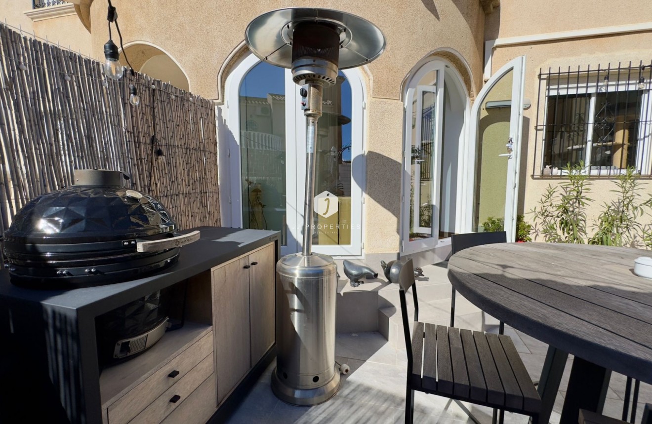 Aus zweiter Hand - Villa -
Orihuela Costa - Costa Blanca