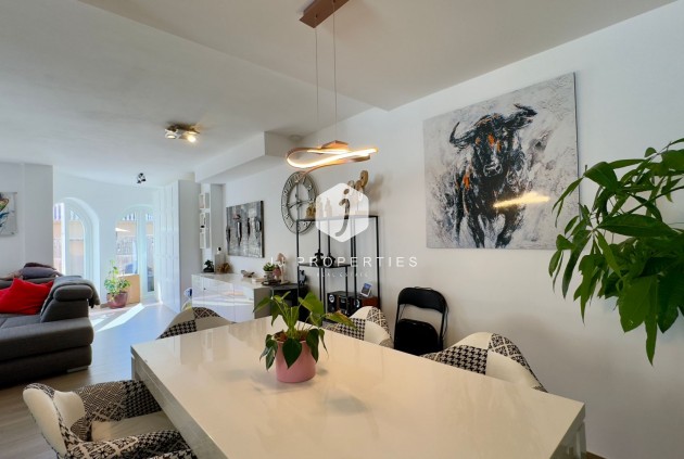 Aus zweiter Hand - Villa -
Orihuela Costa - Costa Blanca