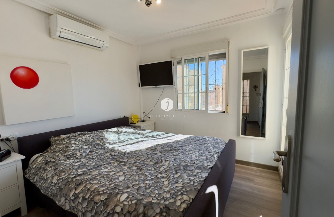 Aus zweiter Hand - Villa -
Orihuela Costa - Costa Blanca