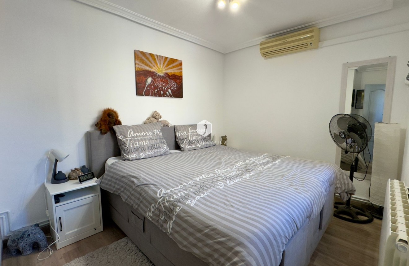 Aus zweiter Hand - Villa -
Orihuela Costa - Costa Blanca