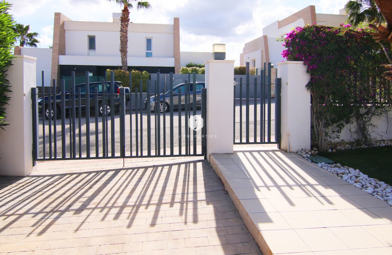 Resale - Chalet -
Algorfa - Inland