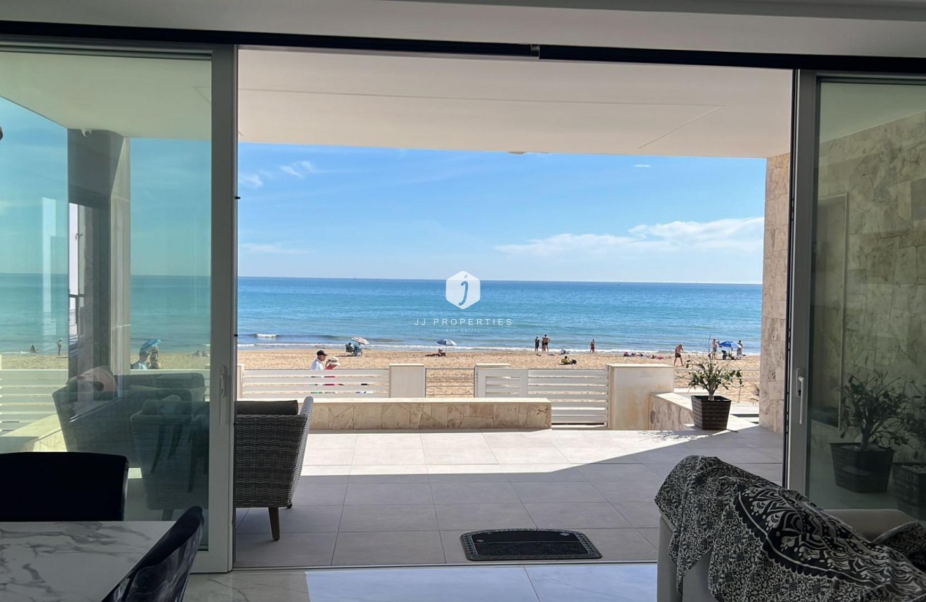 Aus zweiter Hand - Villa -
Torrevieja - La Mata