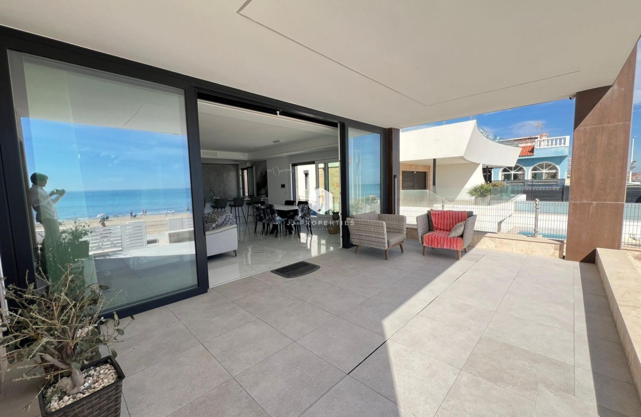 Aus zweiter Hand - Villa -
Torrevieja - La Mata