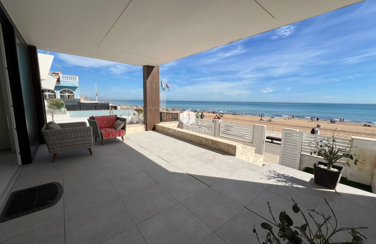 Aus zweiter Hand - Villa -
Torrevieja - La Mata