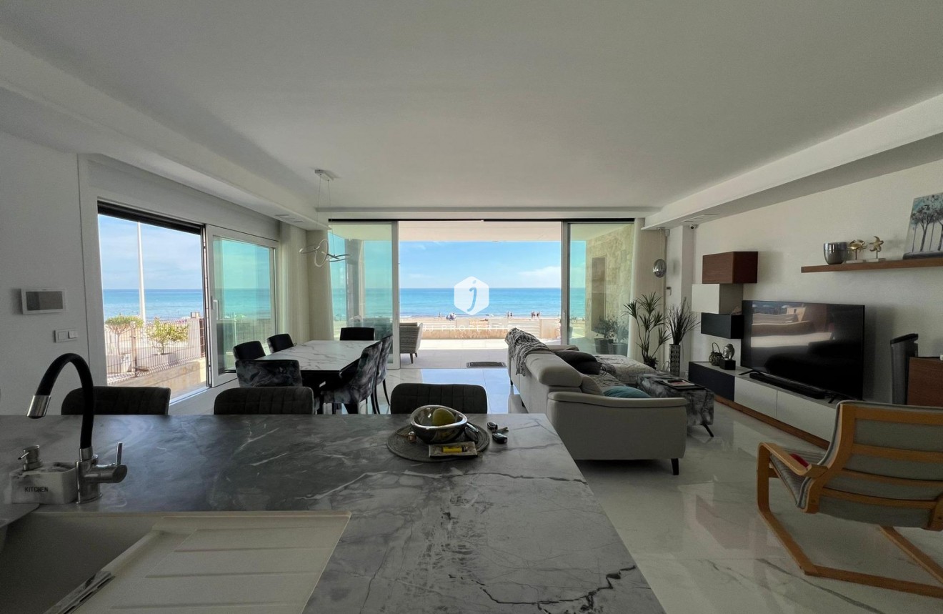 Aus zweiter Hand - Villa -
Torrevieja - La Mata