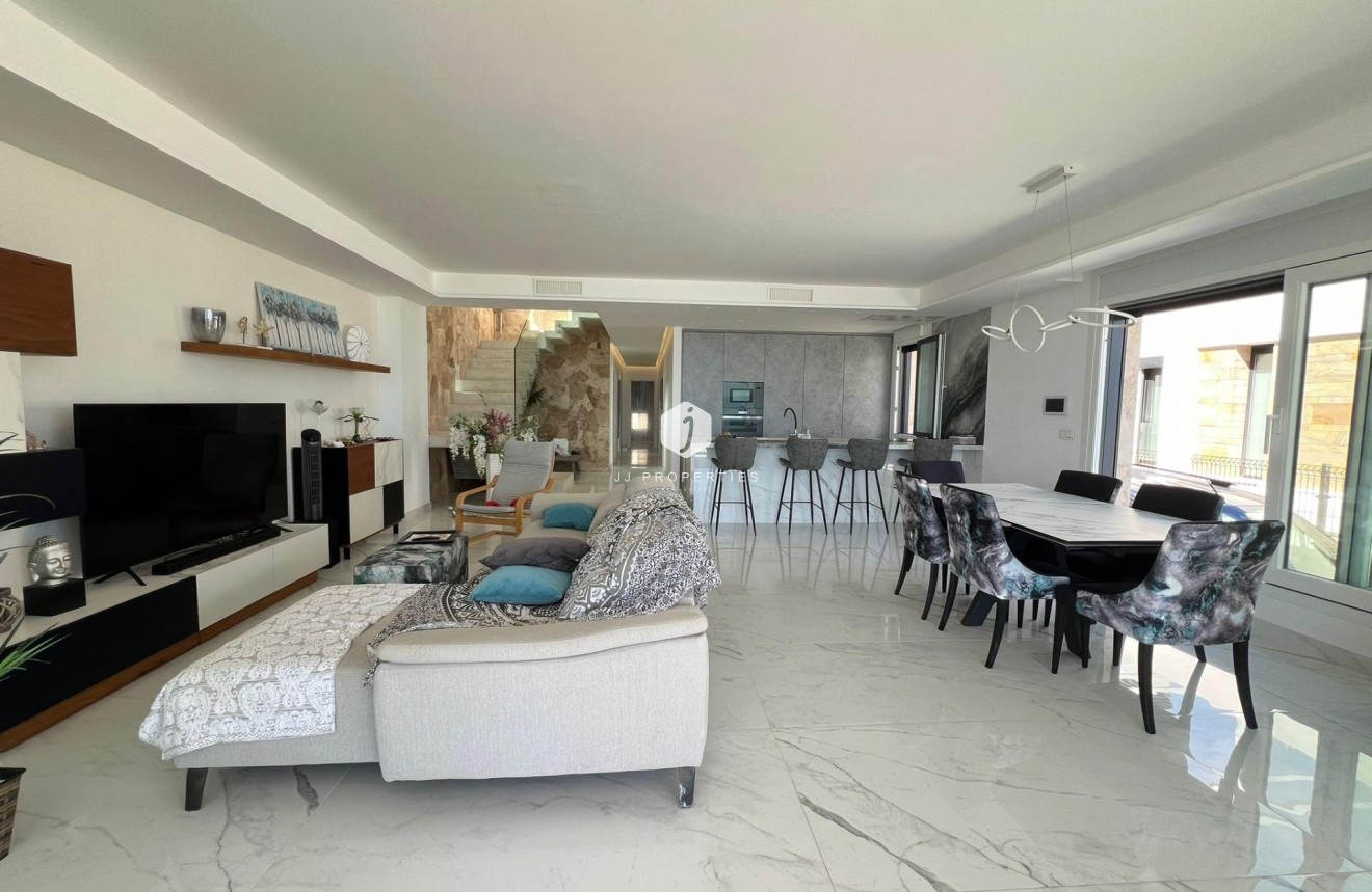 Aus zweiter Hand - Villa -
Torrevieja - La Mata