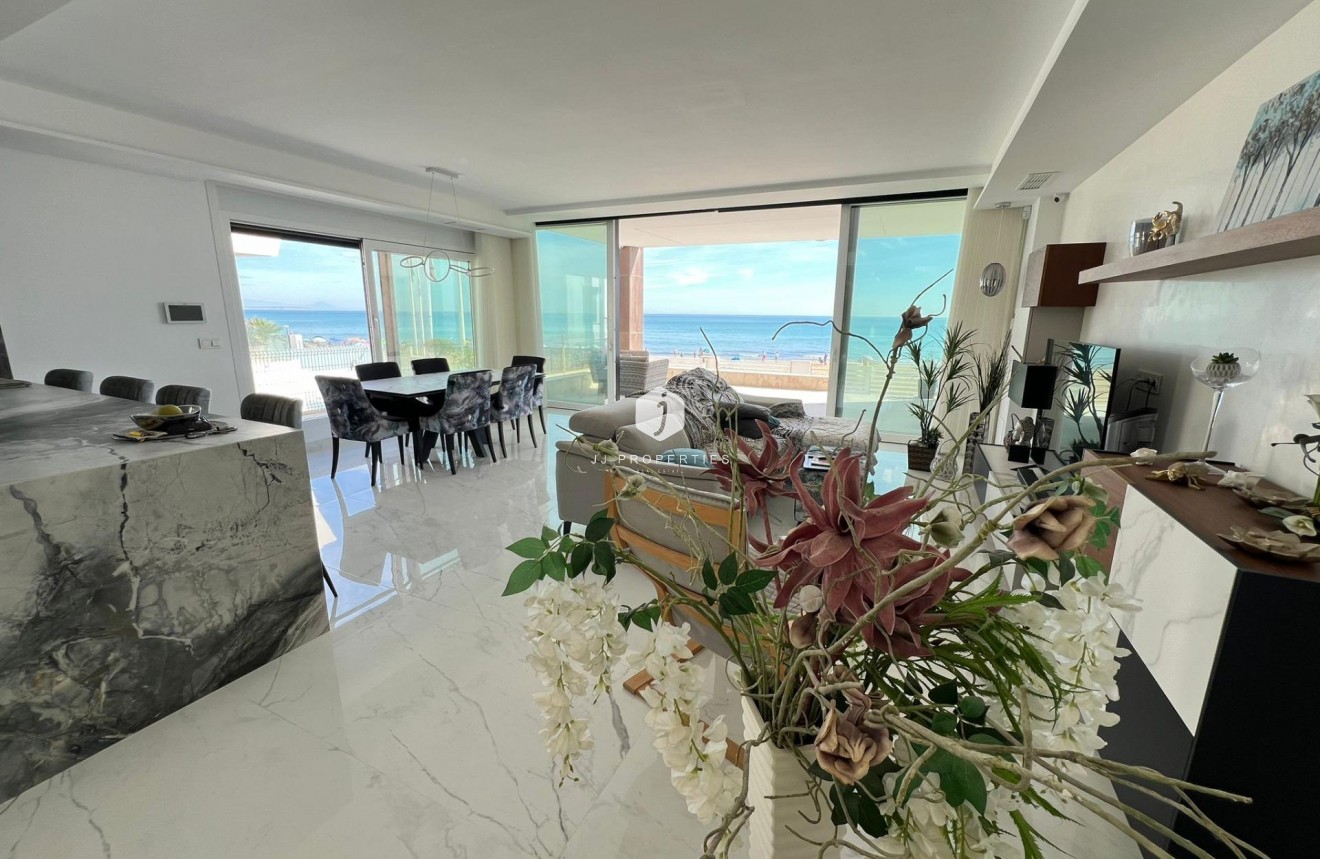 Aus zweiter Hand - Villa -
Torrevieja - La Mata